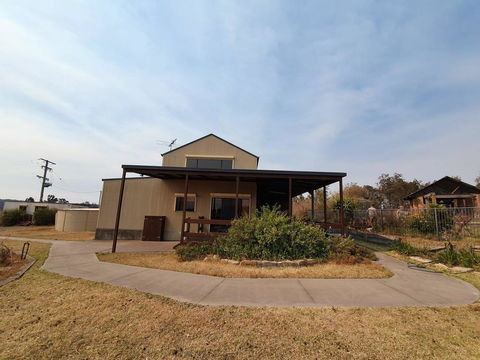 Kelman Cottage - Tucked Away With Pool + Native Wildlife - Accommodation Perth 2