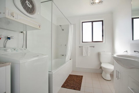 Kestrels Rest 2/116 Gippsland Street - Accommodation Perth 1