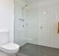 Kinloch Cottage renovated to new on Daisy Hill Vineyard - Accommodation Perth