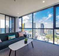 KOZYGURU BROADBEACH AMAZING VIEW 2 BED APT  FREE PARKING WALK TO BEACH QBR004 - Accommodation Perth