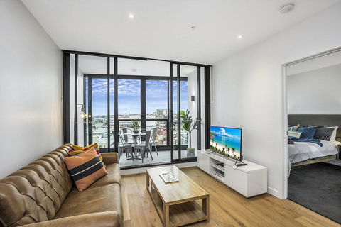 KOZYGURU FORTITUDE VALLEY 2 BED DESIGNER APT + FREE PARKING QFV179-803 - Accommodation Perth 0