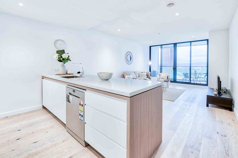 KOZYGURU FORTITUDE VALLEY HIGH LEVEL 2 BED APT + FREE PARKING QFV179-2612 - Accommodation Perth 1