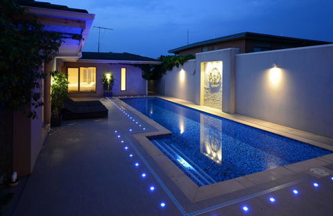 Kraimorie Large Family Beach House With Pool, Superb Water Views, Pool, And Games Room - Accommodation Perth 0