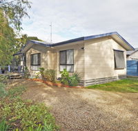 KYEEMA - FREE WIFI  NETFLIX - PET FRIENDLY OUTSIDE ONLY - Accommodation Perth