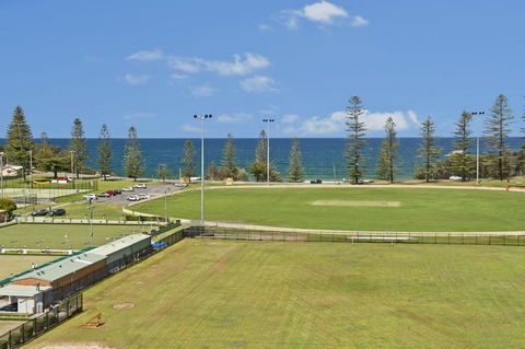 La Mer 16 11 Owen Street - Accommodation Perth 0