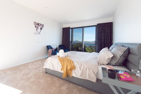 La Vie Luxury Bay View - Accommodation Perth 0