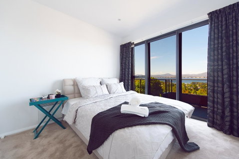 La Vie Luxury Bay View - Accommodation Perth 3