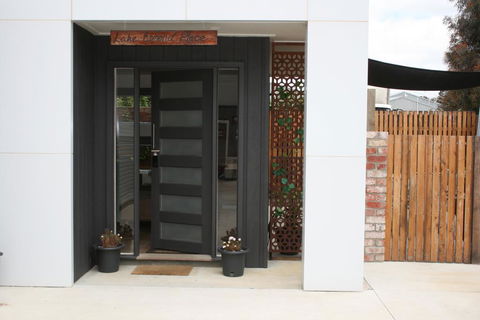 Lake Esmond Place - Accommodation Perth 2