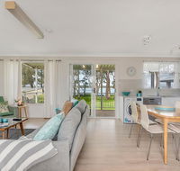 Lake Front Home - Relax  Unwind - Accommodation Perth