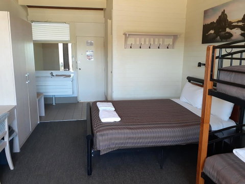 Lake Jindabyne Hotel - Accommodation Perth 3