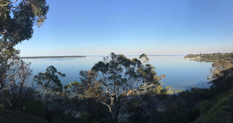 Lakescapes Cottage - 180 Degree Panoramic Views - Accommodation Perth 0