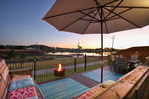 Lakeside Deck House - Accommodation Perth 0
