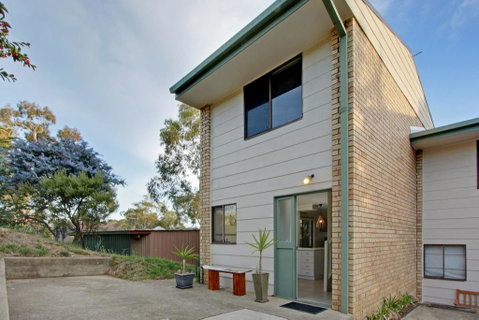 Lakeside Townhouse - Accommodation Perth 0