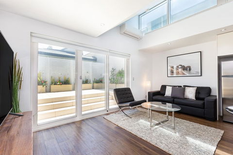 Leichhardt Self-Contained Modern One-Bedroom Apartment (9NOR) - Accommodation Perth 0