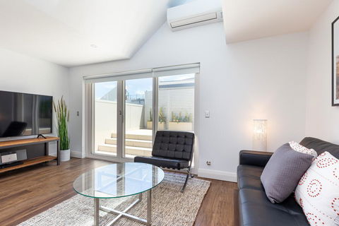 Leichhardt Self-Contained Modern One-Bedroom Apartment (9NOR) - Accommodation Perth 2