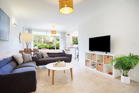 Light And Airy Garden Apartment Steps From Surf - Perth Resorts 0