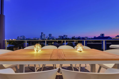Luxury Darwin City Lights Jacuzzi Central Location Large House New Furnishings - Accommodation Perth 1