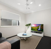 Luxury Home close to Sleemans QE2 Hospital  Griffith Uni - Perth Resorts