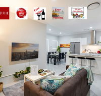 LUXURY HOUSE 10 MIN FROM BEACH WIFINETFLIX SLEEP 9 - Accommodation Perth