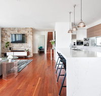 Luxury in Corlette - 4 Drungall Ave - Accommodation Perth