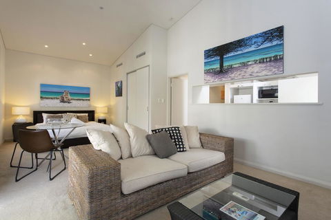 Luxury Modern Escapia - Accommodation Perth 3