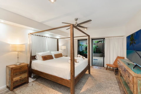 Luxury Pool Side Apartment In Beachfront Resort - Accommodation Perth 3