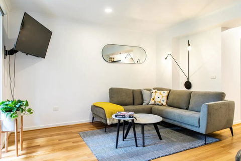 Luxury Spacious 2 Bedroom Fitzroy Apartment - Accommodation Perth 0