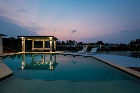 Luxury Waterfront Home - Perth Resorts 1