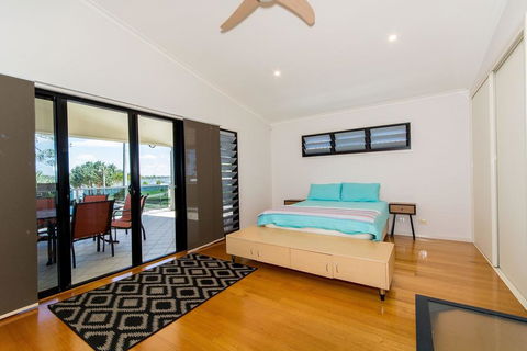 Magical Holiday Home - Welsby Pde, Bongaree - Accommodation Perth 3