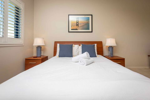 Mandalay Villas - Villa 2 - Accommodation Perth 3