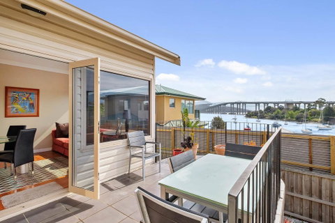 Manfield City Waterfront View Cottage - Accommodation Perth 1