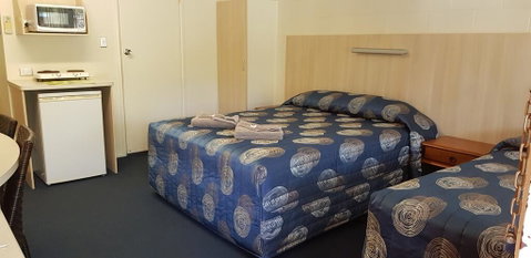 Mango Tree Motel - Accommodation Perth 2