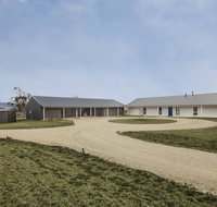 Manna Tree Farm -modern home with majestic views in stunning countryside - Accommodation Perth