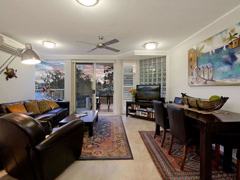 Mariner Cove 1 - 2 BDRM Apt On Parkyn Pde - Accommodation Perth 2