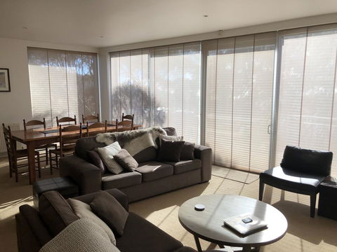 Mark II 2 West - Accommodation Perth 3
