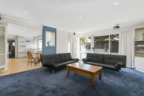 McCrae On The Beach - Right On The Magnificent Beach - Accommodation Perth 3