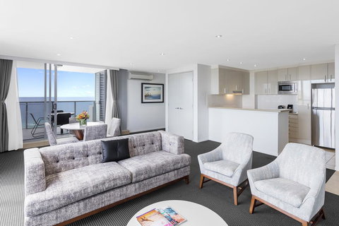 Meriton Suites Broadbeach - Accommodation Perth 3
