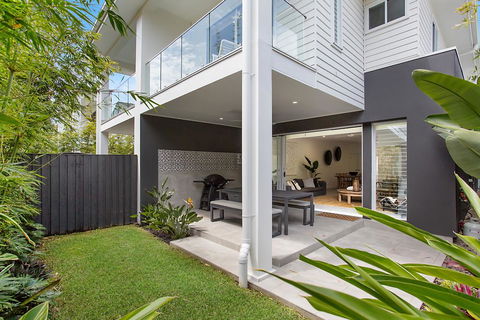 Mermaid Beach Break - Accommodation Perth 1