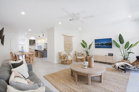 Mermaid Beach Break - Accommodation Perth 3