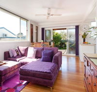 METRES TO THE BEACH - MORNINGTON - Accommodation Perth