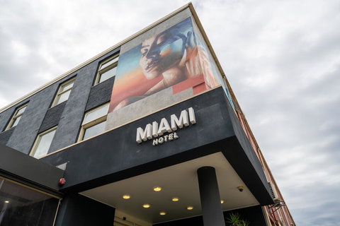 Miami Hotel Melbourne - Accommodation Perth 0