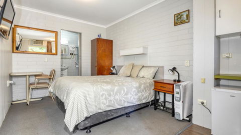 Millers Cottage Motel - Accommodation Perth 3
