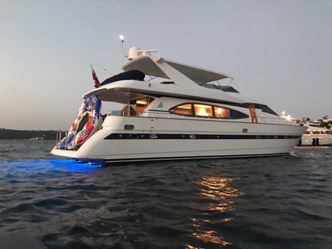 Million Dollar Luxury 90ft Yacht In Gold Coast! - Accommodation Perth 2