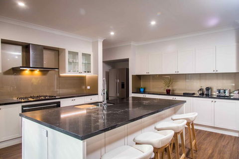 Mirambeena - Accommodation Perth 3