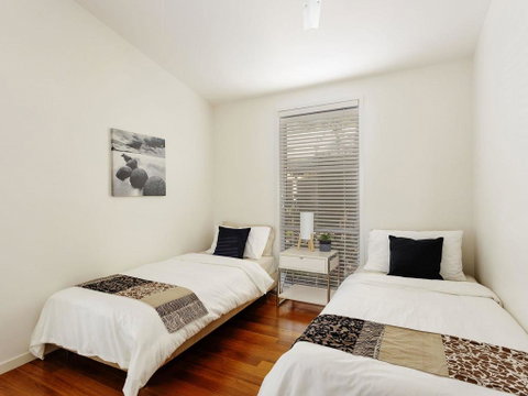 Mobys 29 - Accommodation Perth 2