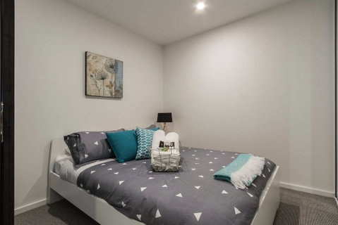 Modern & Bright 2BR Apt- Parking, WIFI, Pool & Gym - Accommodation Perth 1