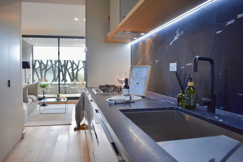 Modern And Elegant Apartment Near The Beach - Accommodation Perth 1