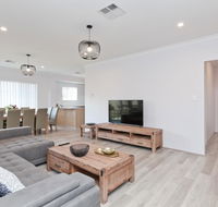 Modern and Spacious home near Curtin University - Accommodation Perth