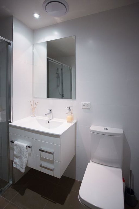 Modern Executive Apartment @ Braddon, 1BR, Wine, Wifi, Secure Parking, Canberra - Accommodation Perth 3