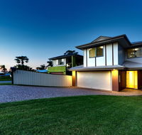 Modern Home away from Home - Perth Resorts